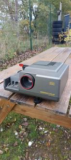 Projecteur diapositives Braun novamat 315AF, Audio, Tv en Foto, Ophalen of Verzenden, Zo goed als nieuw