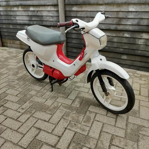 Honda wallaroo deluxe, Fietsen en Brommers, Brommers | Oldtimers, Overige merken, Klasse A (25 km/u), Ophalen of Verzenden