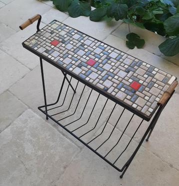 Table d'appoint vintage en métal et poignées en bambou, anné, Maison & Meubles, Tables | Tables d'appoint, Moins de 55 cm, 45 à 60 cm