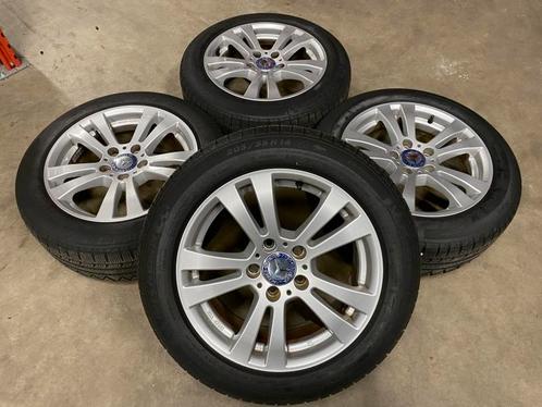 16 INCH MERCEDES VELGEN + WINTERBANDEN A B KLASSE CLA, Auto-onderdelen, Banden en Velgen, Velg(en), Winterbanden, 16 inch, 205 mm