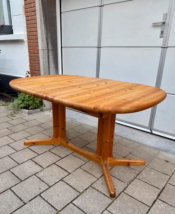 Vintage massieve grenen houten eettafel beschikbaar voor biedingen