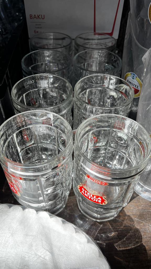 8 grote bierglazen Stella Artois 0,5 liter, Verzamelen, Glas en Drinkglazen, Ophalen, Nieuw, Bierglas