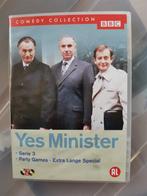 2 DVD dans un coffret Yes Minister, saison 3 et édition spéc, Tous les âges, Enlèvement ou Envoi, Comme neuf, Comédie