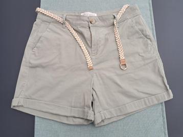 te koop : korte broek maat 34 beschikbaar voor biedingen