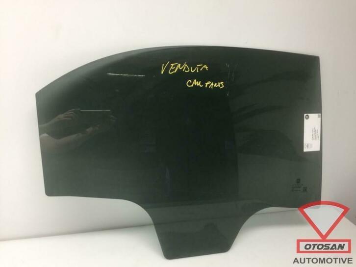 fiat 500 x 2017 ruit raam portier rechts achter privacy glas, Auto-onderdelen, Ruiten en Toebehoren, Fiat, Gebruikt