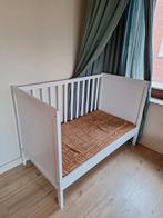 Baby- en peuterbed Sundvik + matras/beschermer aerosleep, Kinderen en Baby's, Ophalen, Zo goed als nieuw, Matras