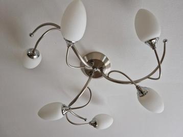 Plafondlamp in goede staat zie als foto beschikbaar voor biedingen