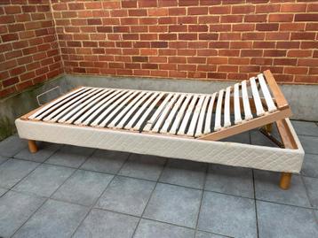 Bed met lattenbodem beschikbaar voor biedingen