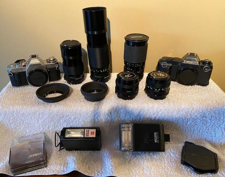 Fotocamera's + toebehoren, Audio, Tv en Foto, Fotocamera's Analoog, Zo goed als nieuw, Spiegelreflex, Canon, Ophalen of Verzenden