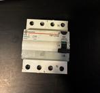 Différentiel vynckier 4p 40A  300mA, Doe-het-zelf en Bouw, Ophalen, Gebruikt, Schakelaar