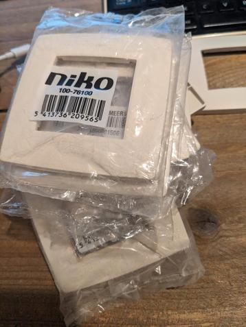Dekplaatjes beschikbaar voor biedingen