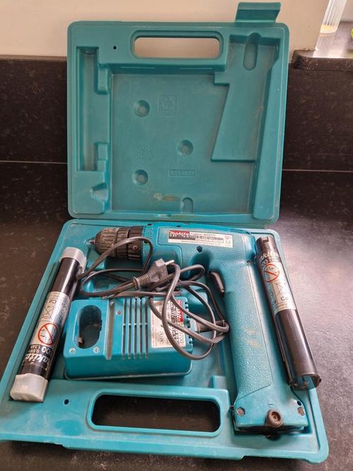 Makita schroefmachine 6095D met 2 accu's en oplader, Doe-het-zelf en Bouw, Gereedschap | Overige machines, Gebruikt, Ophalen