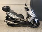 Kawasaki J300 luxescooter met topcase (bj 2015), Motoren, Scooter, 300 cc, Bedrijf, 12 t/m 35 kW
