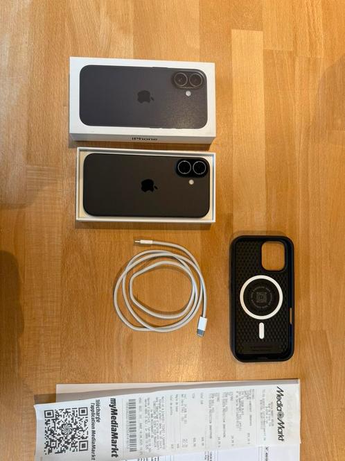 Iphone 16 128GB met rhinoshield hoesje + beschermend scherm, Telecommunicatie, Mobiele telefoons | Apple iPhone, Zo goed als nieuw