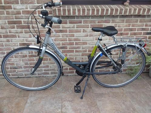 Dames-meisjesfiets minerva 28"wielen, Fietsen en Brommers, Fietsen | Dames | Damesfietsen, Zo goed als nieuw, Versnellingen, Ophalen