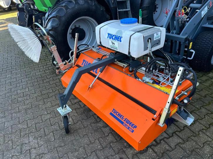 Tuchel Plus 590 veegmachine, Zakelijke goederen, Machines en Bouw | Onderhoud en Reiniging
