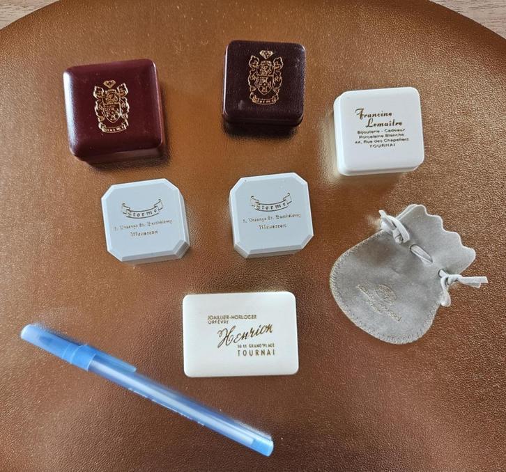 Lot de 6 anciennes petites boîtes de bijouterie en plastique, Antiek en Kunst, Antiek | Overige Antiek, Ophalen of Verzenden