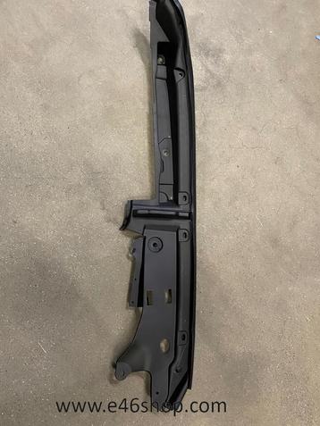 AFDICHTING VOORSCHERM LINKS  BMW 6 SERIE OE 51767371507  beschikbaar voor biedingen