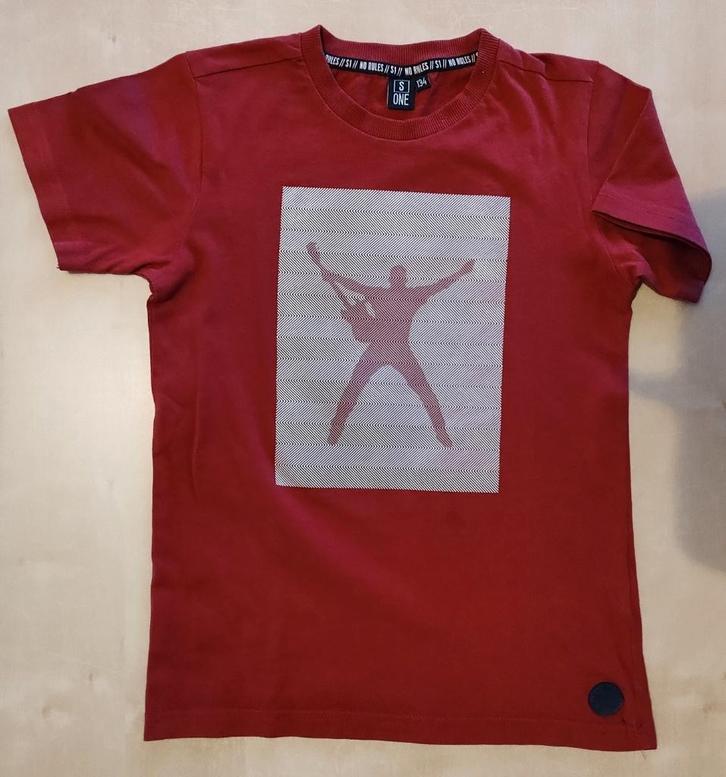 Leuke bordeauxrode t-shirt someone, maat 134, Enfants & Bébés, Vêtements enfant | Taille 134, Comme neuf, Garçon, Chemise ou À manches longues