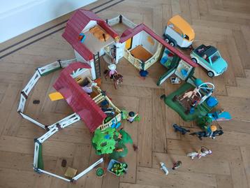 Playmobil manege 6926 + veel extra's  beschikbaar voor biedingen