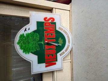 Vintage hangklok vieux temps beschikbaar voor biedingen