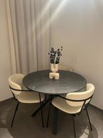 Marmeren tafel + bouclette-stoel, Zo goed als nieuw