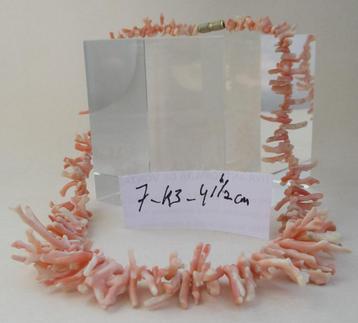 K3-7 Koraal Ketting-Takjes-Licht Rose 41½ cm. beschikbaar voor biedingen