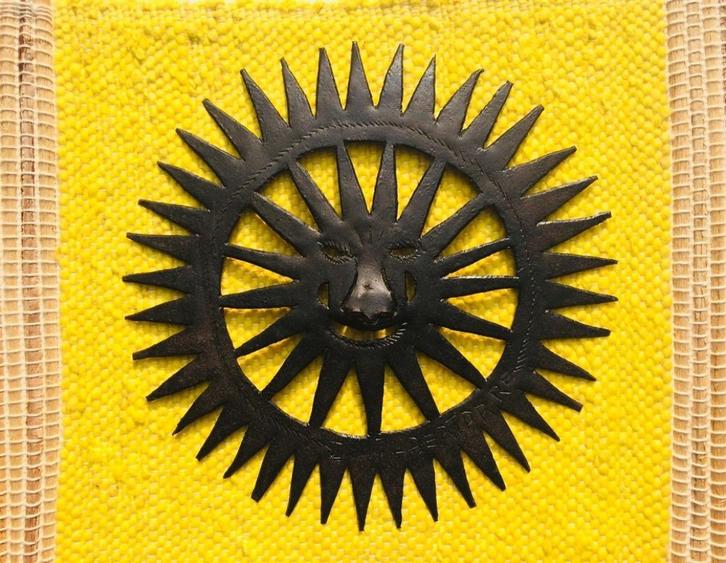 Handwerk Deco :  " Zon van Haïti  " NIEUW !, Huis en Inrichting, Woonaccessoires | Wanddecoraties, Nieuw, Ophalen of Verzenden