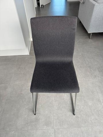 4 IKEA eetkamerstoelen beschikbaar voor biedingen