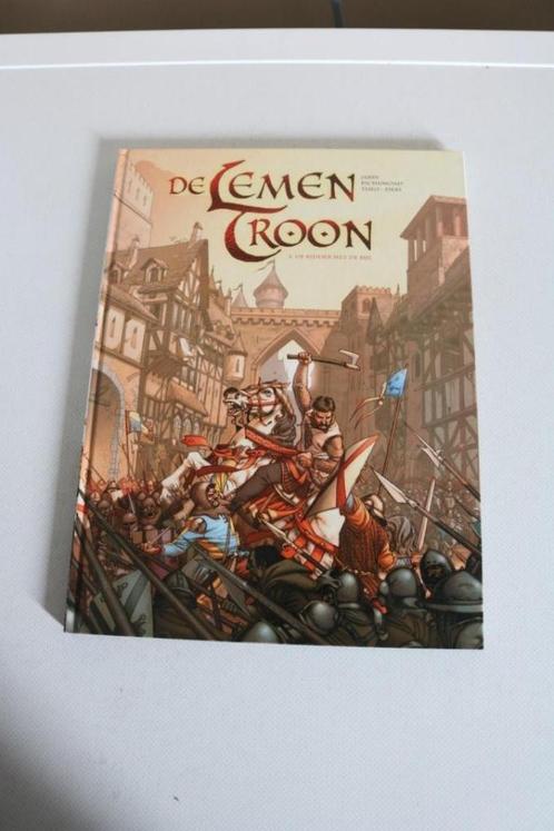 De lemen troon Nr 1 : De ridder met de bijl - hc - 1e druk, Boeken, Stripverhalen, Zo goed als nieuw, Eén stripboek, Ophalen of Verzenden