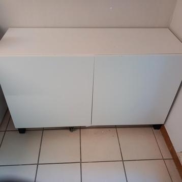 Kast met 2 deuren beschikbaar voor biedingen