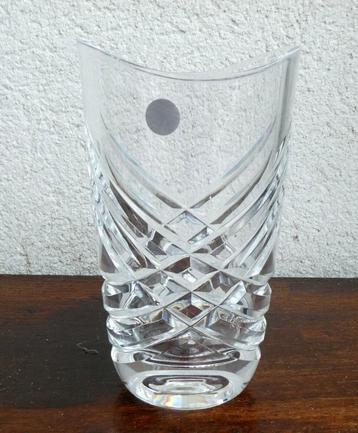 Joli vase en cristal