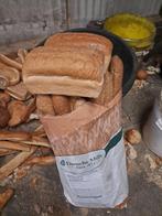 Oud brood 1€, Ophalen