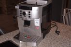 DeLonghi Magnifica - Machine à café entièrement automatique, Machine à espresso, Café en grains, Utilisé, 10 tasses ou plus