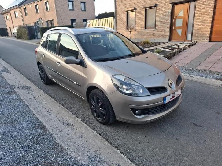 Renault Clio 1.5dci Elle est Prête a Immatriculer !!, Autos, Renault, Particulier, Clio, ABS, Airbags, Air conditionné, Ordinateur de bord