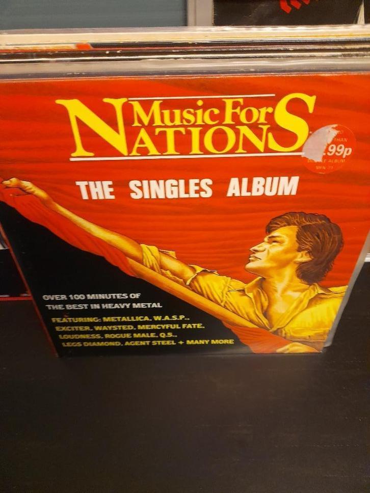 lp - various - the singles album - 2lp - bak 3, Cd's en Dvd's, Vinyl | Hardrock en Metal, Gebruikt, Ophalen of Verzenden