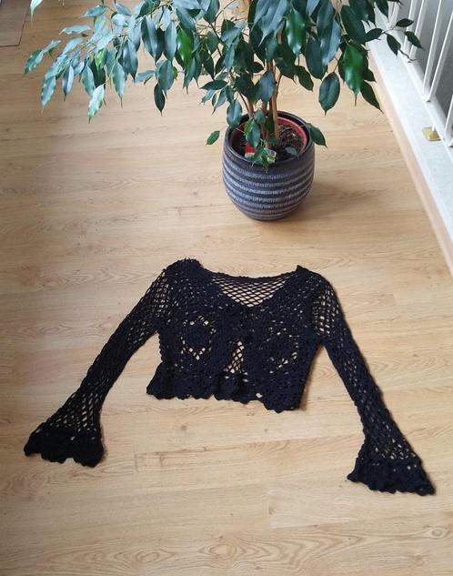 retro vibe zwart gehaakt bolerootje ️, maatje 36-38, Kleding | Dames, Truien en Vesten, Gedragen, Maat 38/40 (M), Zwart, Ophalen of Verzenden