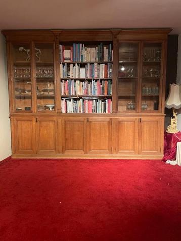 BIBLIOTHEEKKAST beschikbaar voor biedingen