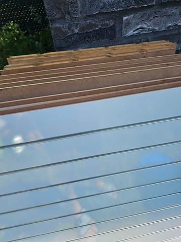 Lamellenwand  beschikbaar voor biedingen