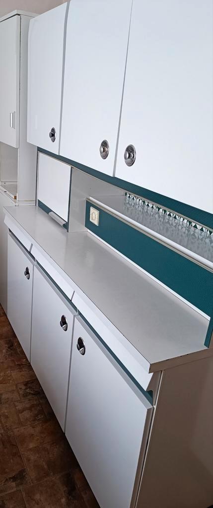 Très beau meuble de cuisine Formica et plus, Maison & Meubles, Cuisine | Cuisines complètes, Enlèvement