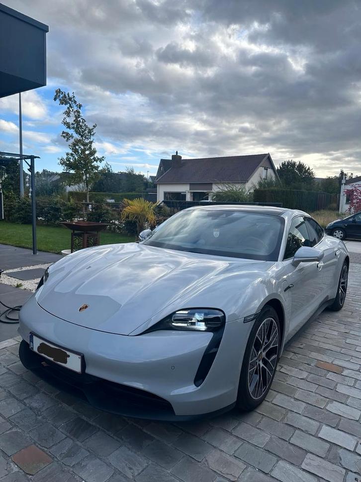 Porsche Taycan - rood interieur - PerformanceBattery 93.4kwh, Auto's, Porsche, Particulier, Taycan, Zetelverwarming, Elektrisch