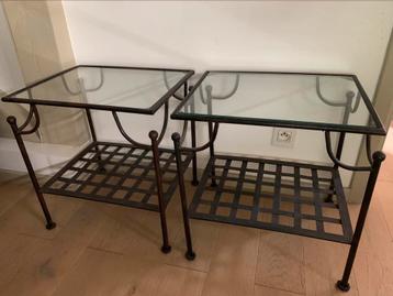2 tables de chevet en fer forge beschikbaar voor biedingen
