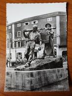 Postkaart Frankrijk Macon Statue des Vendangeurs 13929, Ophalen of Verzenden, Frankrijk