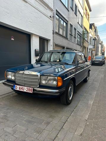 Mercedes E230  /  Oldtimer  / Automaat, Auto's, Blauw, 2300 cc, Mercedes-Benz, Berline