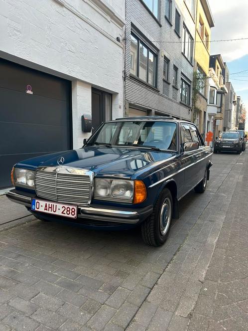Mercedes E230  /  Oldtimer  / Automaat, Auto's, Oldtimers, Particulier, Mercedes-Benz, Benzine, Berline, 5 deurs, Automaat, Blauw