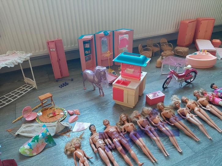 Heel groot pakket Barbie spullen, Enfants & Bébés, Jouets | Playmobil, Enlèvement