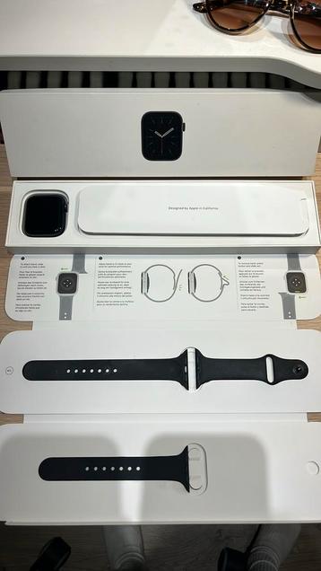 Apple Watch serie 6 44mm beschikbaar voor biedingen