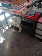 Metalen bureau, Ophalen