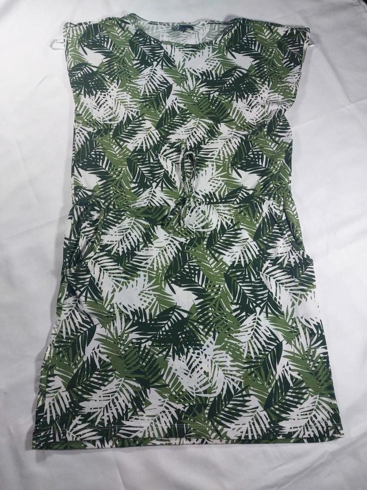 Robe à motif feuilles de la marque TQF Collection, Kleding | Dames, Topjes, Zo goed als nieuw, Maat 38/40 (M), Groen, Zonder mouw