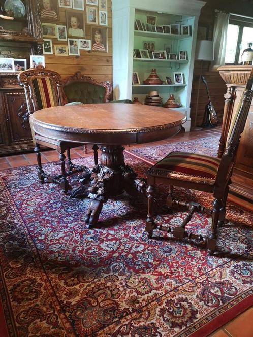 Belle table ovale antique avec 2 chaises (gratuites), Antiquités & Art, Antiquités | Meubles | Tables, Enlèvement